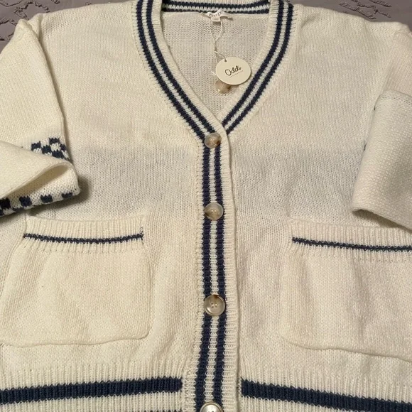 Oddi Women's White and Blue Striped Sweater Lg NWT - Picture 5 of 15